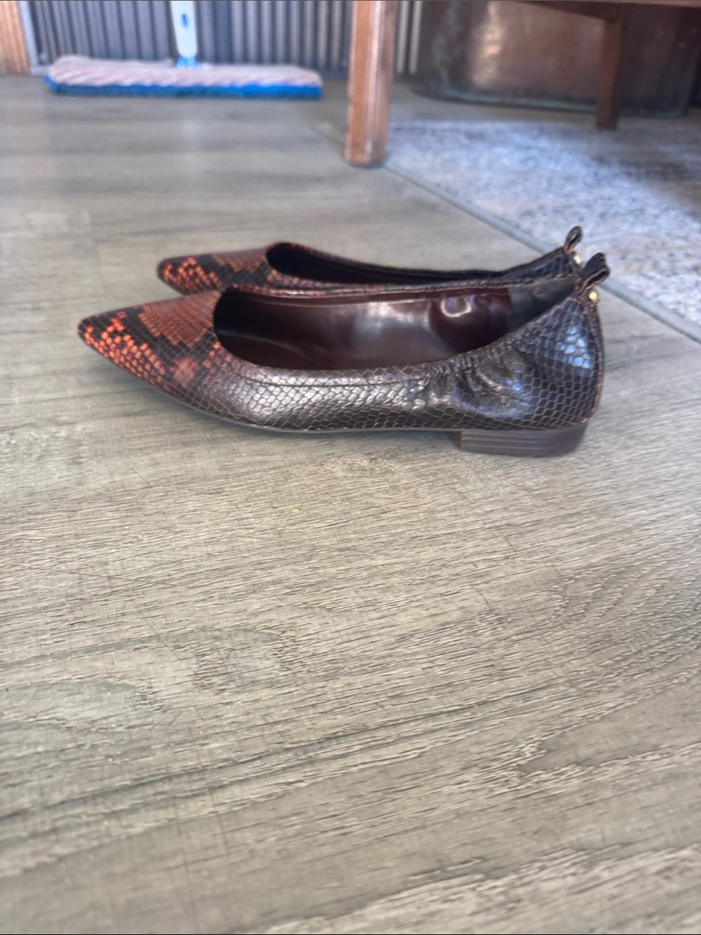 Pointed Toe Snake-Print Ballet Flats - Brown/Orange Vince Camuto size 7
